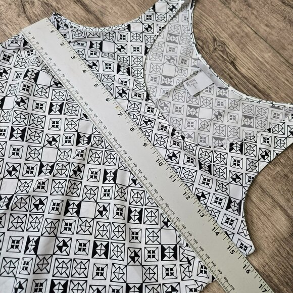 H&M White & Black Geometric Print Sleeveless Tank Top Womens Sz 2 Blouse - Picture 4 of 7